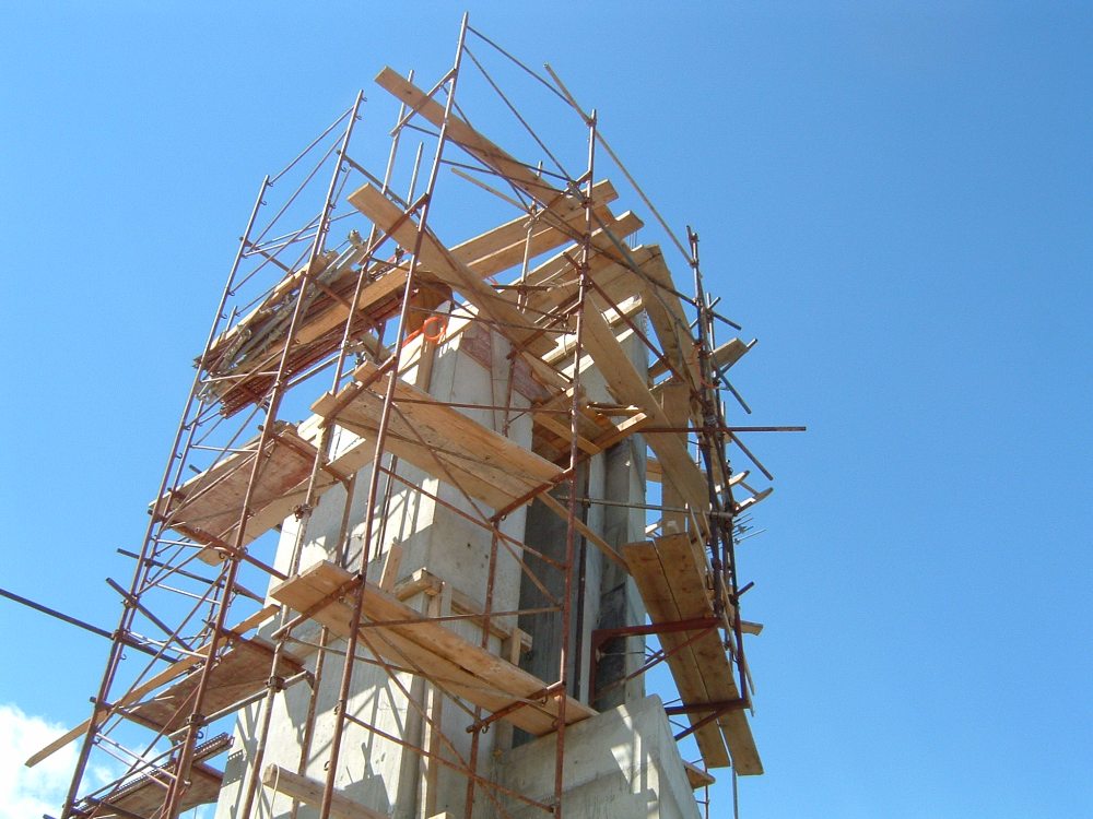 Gradnja crkve - Svibanj 2004