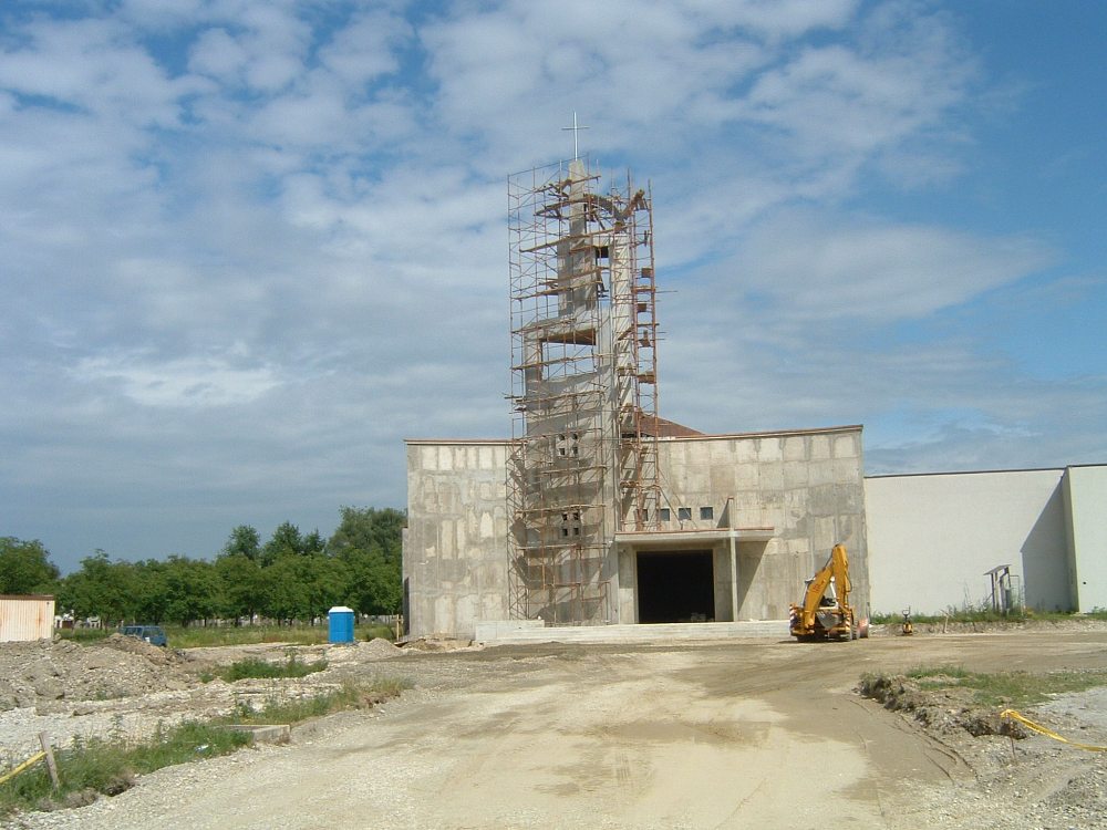 Gradnja crkve - Srpanj 2004